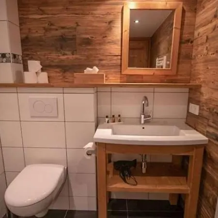 Tavernier Chalet *